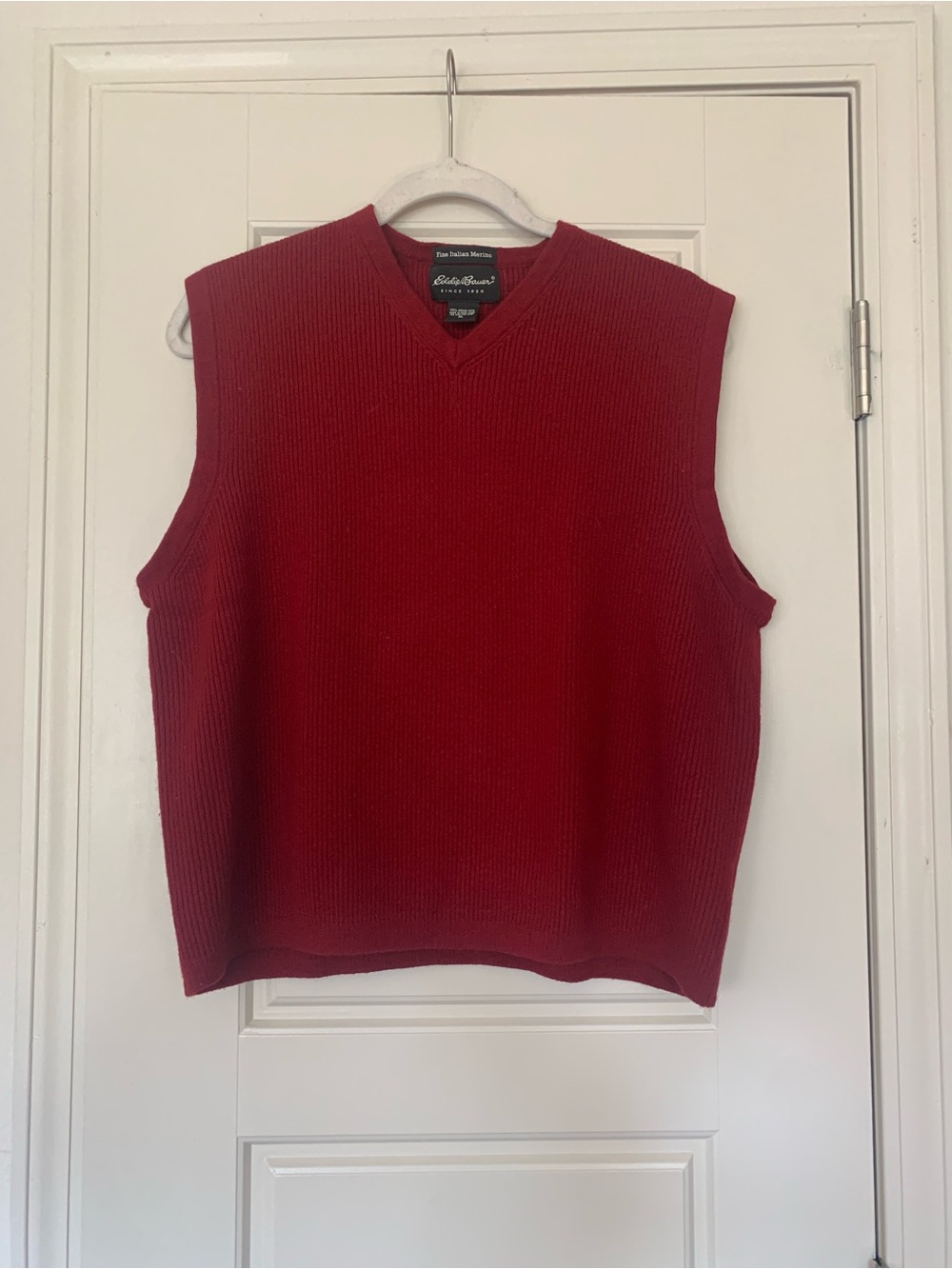 100% Wool Eddie Bauer Men’s Red V-Neck Knit Sweater Vest Vintage